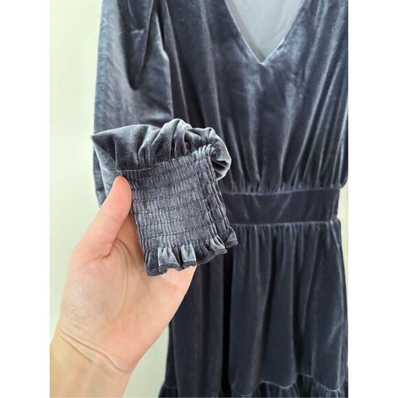 Evereve Fiona Velvet Dress SZ XS Blue Gray Tiered Pockets Long Sleeve V Neck - Picture 5 of 8